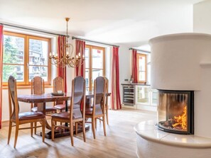 تناول الطعام