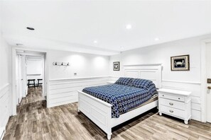5 bedrooms, iron/ironing board, free WiFi, bed sheets