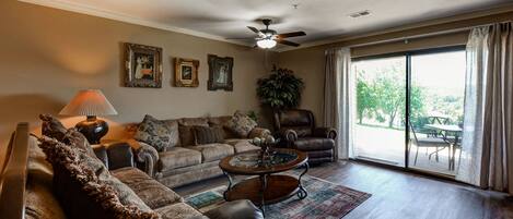 Condo, Multiple Beds, Hot Tub | Living room | 40-inch TV with cable channels