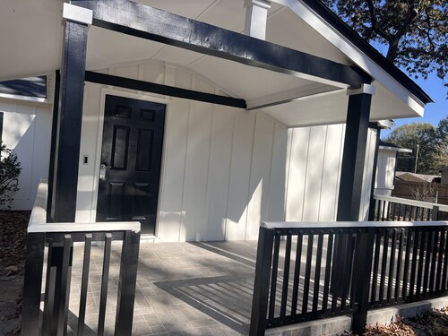 Cool and Calm 4bd  4ba close to all amenities in the city,  