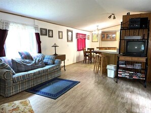 Tv, dvd-spelare och en stereo
