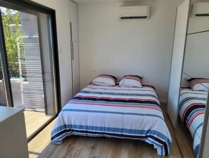 3 bedrooms - Architect-designed villa overlooking Agay bay (Saint-Raphaël)