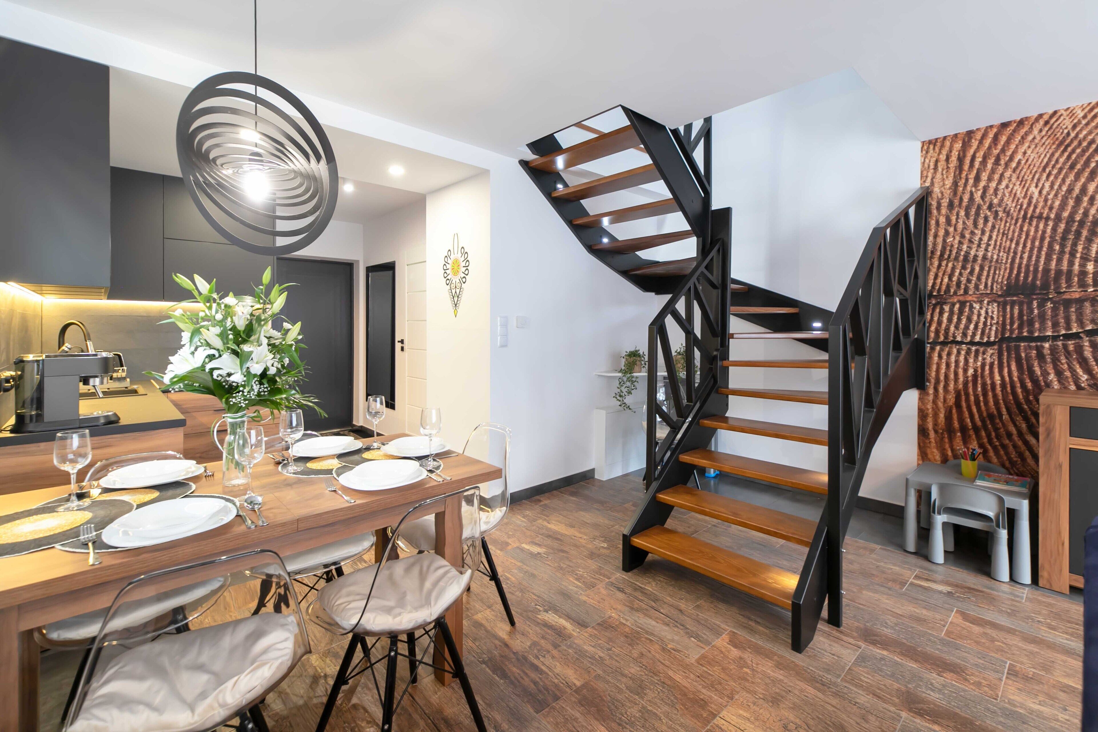 Deluxe-Apartment | Essbereich im Zimmer
