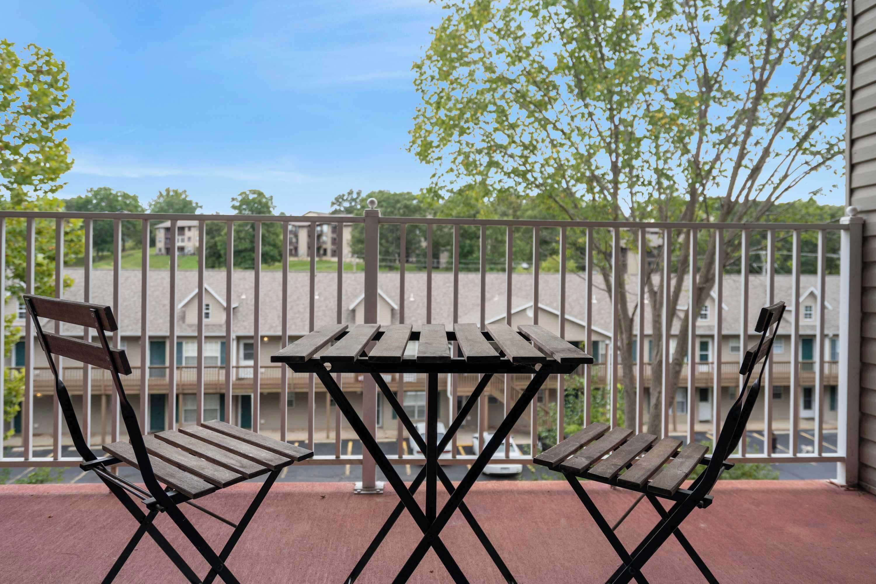 公寓客房, 多張床, 陽台, 花園景觀 (The Branson Condo at Fall Creek) | 室外用餐