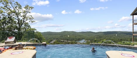 Alberca al aire libre por temporada