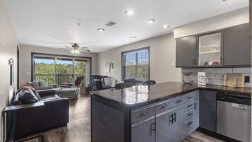 Condo, Multiple Beds, Balcony, Mountain View | Private kitchen | Fridge, microwave, oven, stovetop