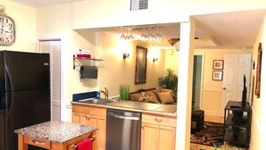 Interior - 2 Bedroom Apt Overlooking Dunedin Town Square (Dunedin)