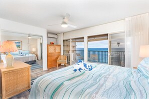 2 bedrooms, free WiFi, bed sheets - Doesn't get better than this! A201 (Lahaina)