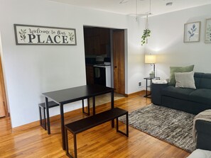 Smart TV, fireplace - Cozy Council Bluffs Bungalow 10 mins from Omaha (Council Bluffs)