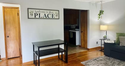 Cozy Council Bluffs Bungalow 10 mins from Omaha