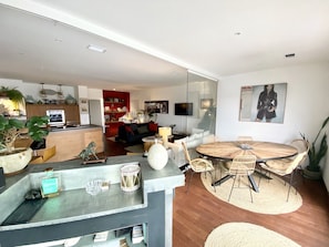 Interior - DOCK - HALL DE LA MAJOR district: . Chic, luxurious setting with sea view (Marseille)