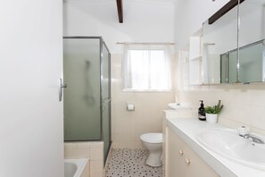 Bathtub