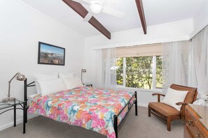 3 bedrooms, iron/ironing board