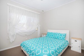 3 bedrooms, iron/ironing board