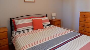 2 bedrooms, iron/ironing board
