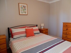 2 bedrooms, iron/ironing board