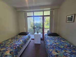 2 bedrooms, iron/ironing board, WiFi
