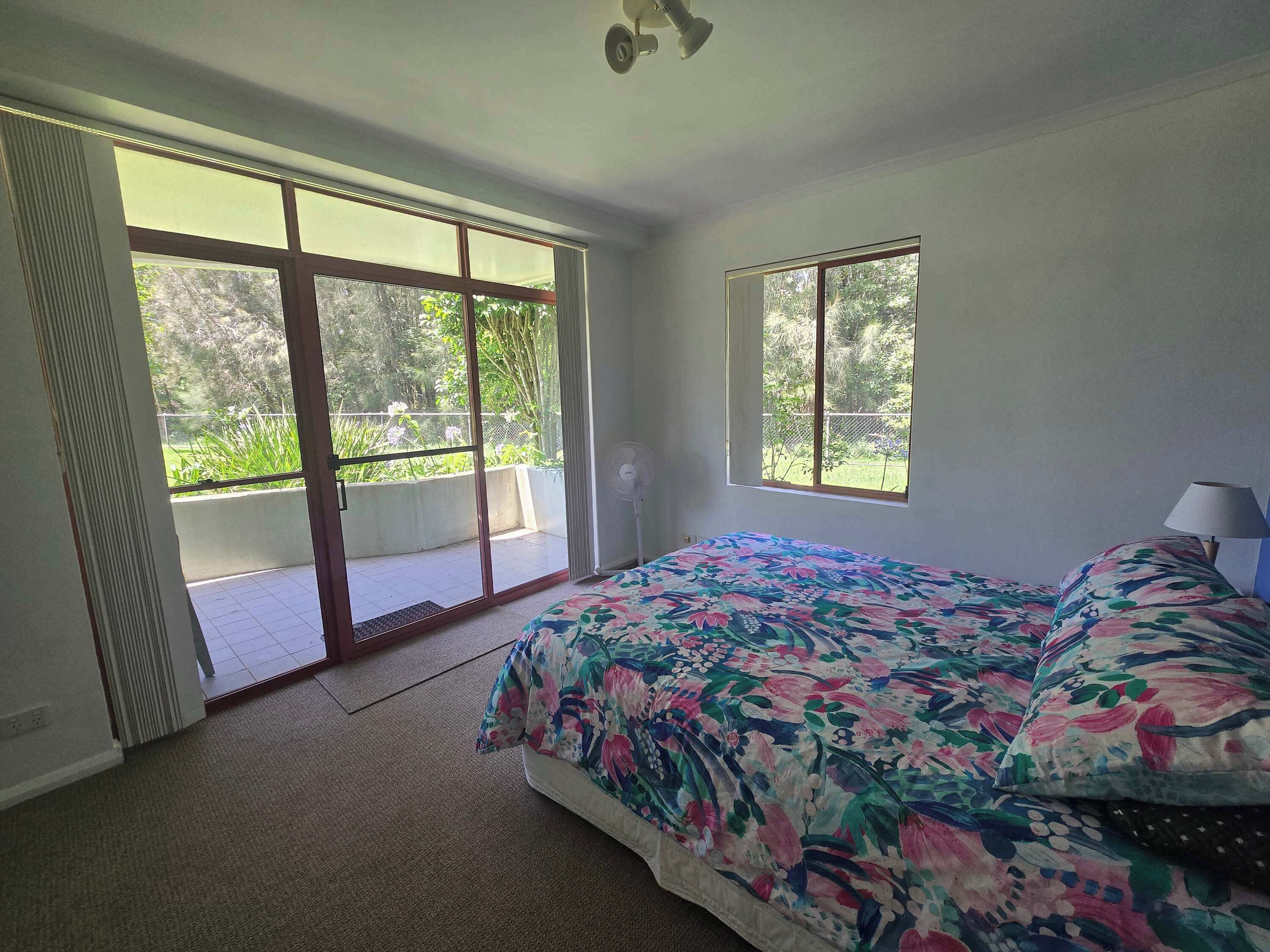 2 bedrooms, iron/ironing board, WiFi