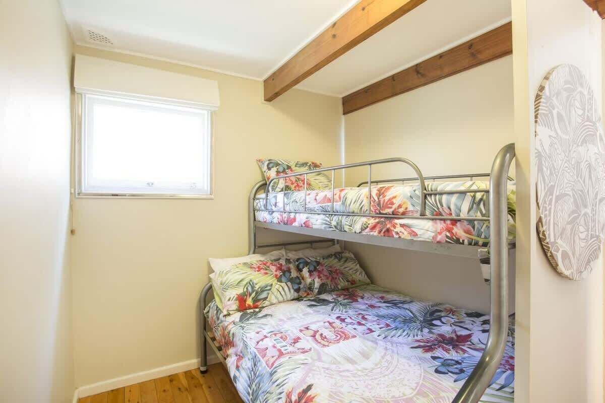 3 bedrooms, iron/ironing board