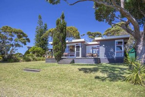 Exterior - Stunning Views at Dolphin Point (Dolphin Point)