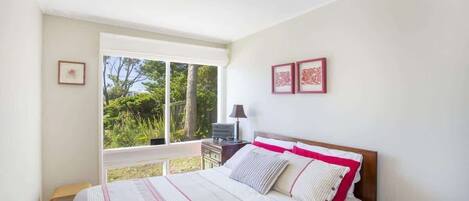 3 Schlafzimmer, Bügeleisen/Bügelbrett