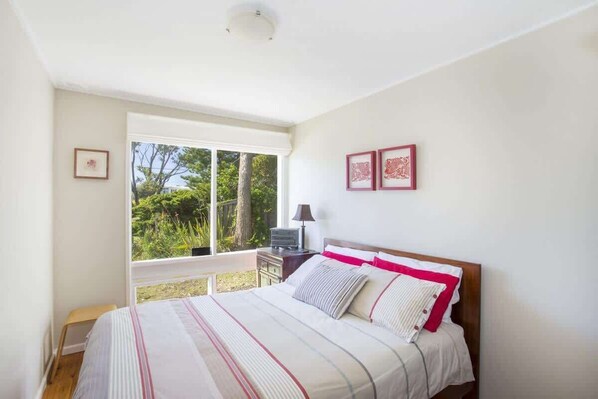 3 bedrooms, iron/ironing board