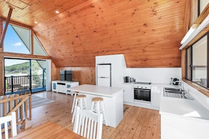 Fridge, microwave, oven, stovetop - Sea-renity Kioloa NSW (Kioloa)