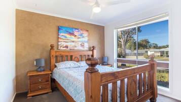 3 bedrooms, iron/ironing board, WiFi