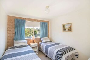 3 bedrooms, iron/ironing board