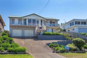 Exterior - Magnificent Outlook (Mollymook Beach)