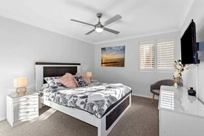 2 bedrooms, iron/ironing board, WiFi, bed sheets