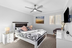 2 bedrooms, iron/ironing board, WiFi, bed sheets