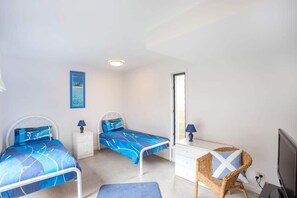 3 quartos, ferros/tábuas de passar roupa, Wi-Fi, roupa de cama