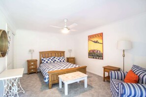 4 bedrooms, iron/ironing board, WiFi