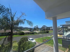 Property grounds - Summer Days at Mollymook (Mollymook)