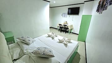 Standard Double Room | Free WiFi, bed sheets
