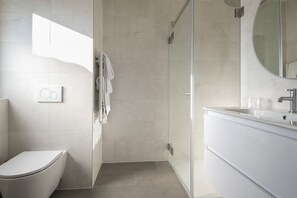 Junior Suite, 1 King Bed, Accessible, Balcony | Bathroom | Shower, hair dryer, towels, soap - Alparthotel  (Collombey-Muraz)