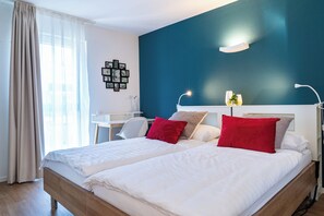 Departamento superior, 1 cama Queen size, con acceso para personas discapacitadas | Caja de seguridad en la habitación y escritorio 