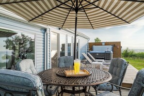 تناول الطعام بالخارج