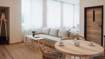 Studio Suite | Iron/ironing board, free WiFi, bed sheets