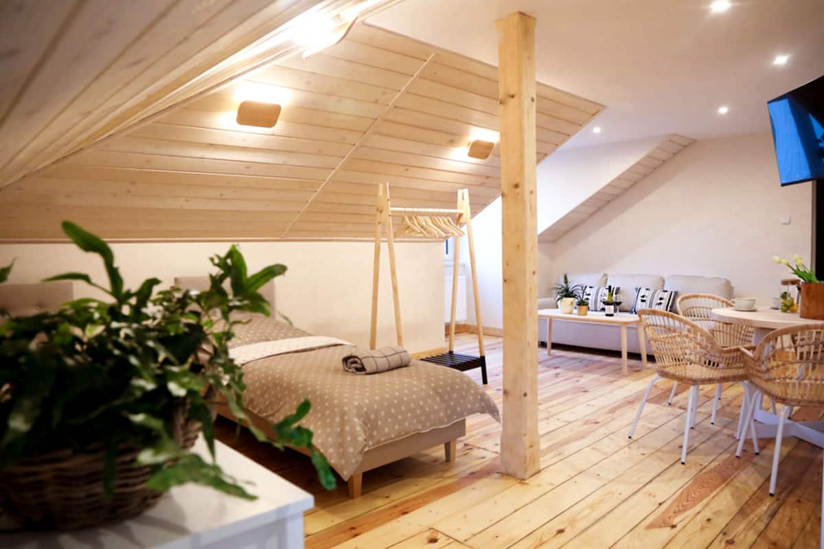 Suite estudio | Tabla de planchar con plancha, wifi gratis, ropa de cama