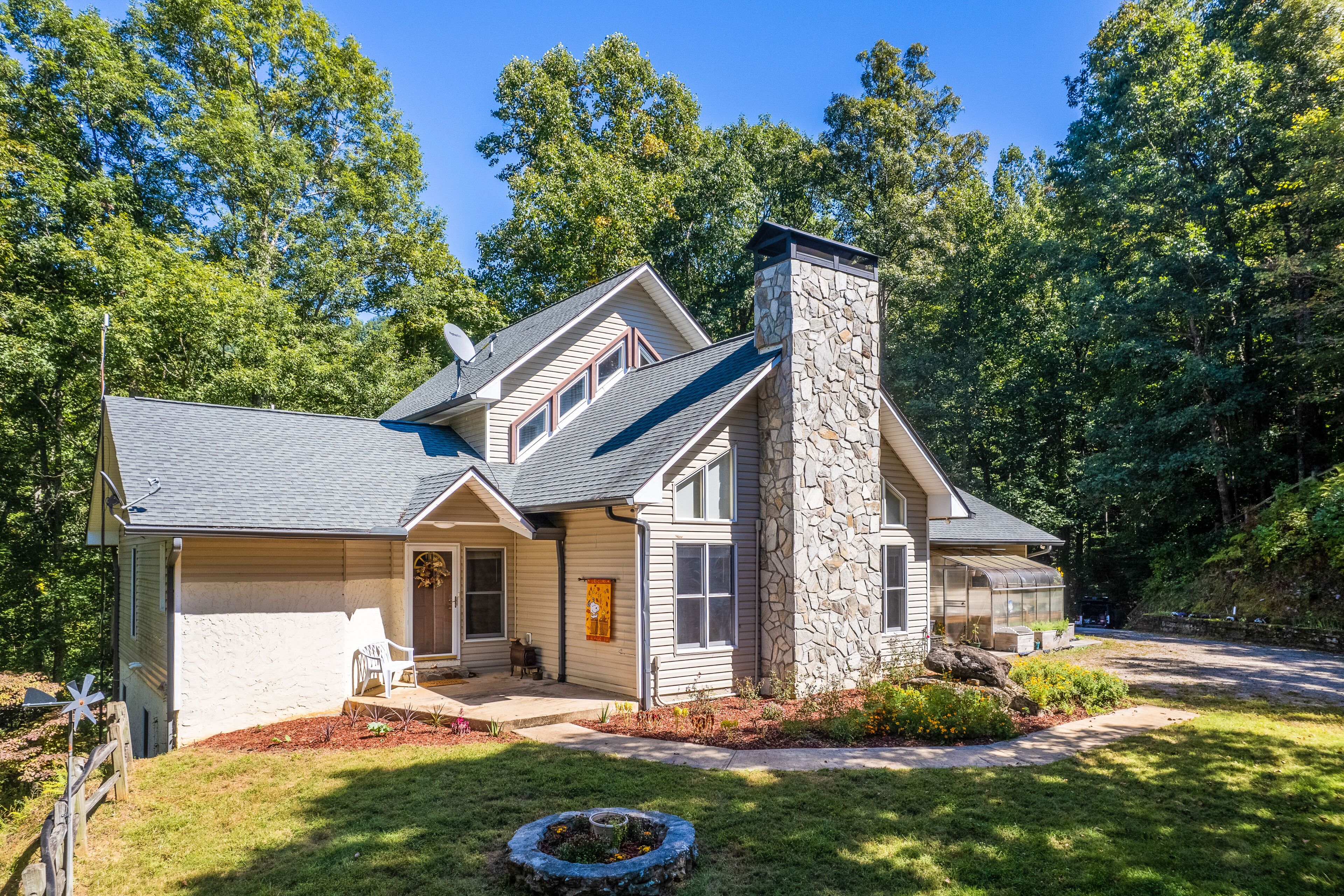 Dog-friendly mountaintop retreat with gorgeous views, games, deck, & fireplace