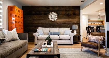 Artistic Escape - 2BR/2Bath - Dog Friendly