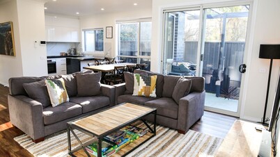 HIDDEN HAVEN - pet friendly retreat in the heart of Bright