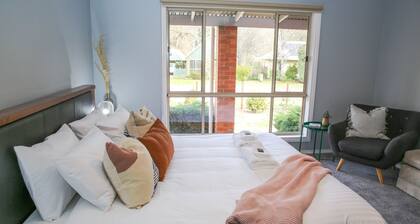 SHINE BRIGHT - Spacious family friendly group living in Bright