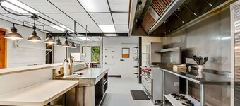 Full hotel with bar, commercial kitchen, pool table & fireplaces - dog-friendly