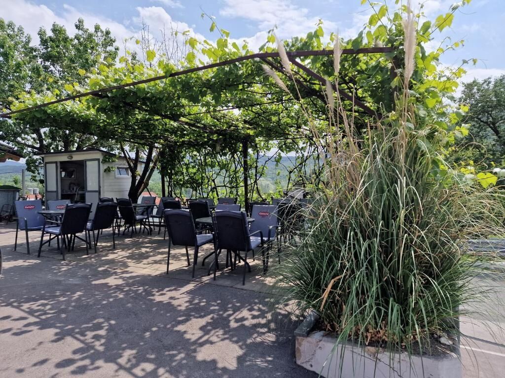 فطور أوروبي يوميًا بتكلفة قدرها (5 EUR للشخص)