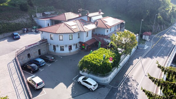 Exterior - Guest house Kočanija (Ilirska Bistrica)