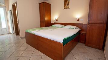 Studio Keluarga | Didekorasi berbeda-beda dan dilengkapi dengan perabotan berbeda-beda