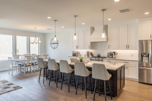 House, Multiple Beds (Fairway to Heaven) | Private kitchen